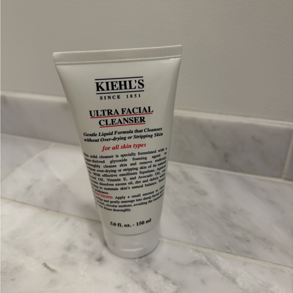 Unopened Kiehl's 5oz Ultra Facial Cleanser